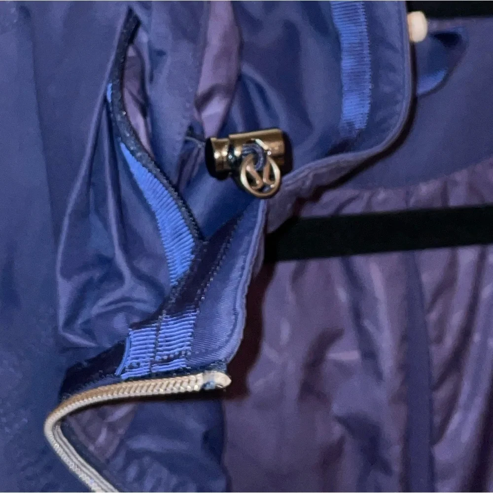 LULULEMON | Fo Drizzle Rain Jacket Deep Navy Blue Zip Front Women’s Size 6 Rare